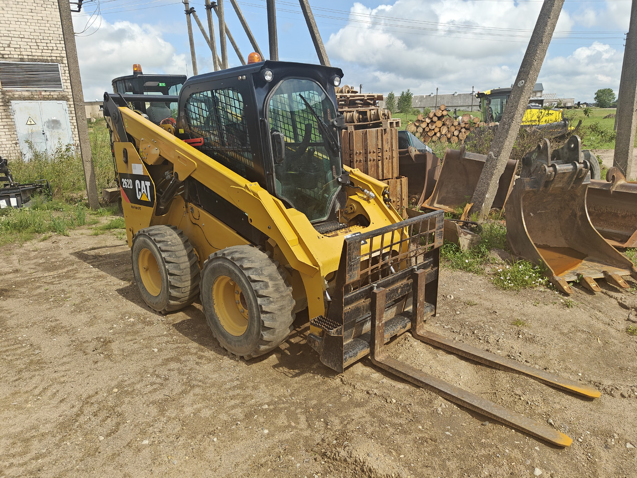 CATERPILLAR 262D - Мини челен товарач: снимка 1 CATERPILLAR 262D - Мини челен товарач: снимка 1