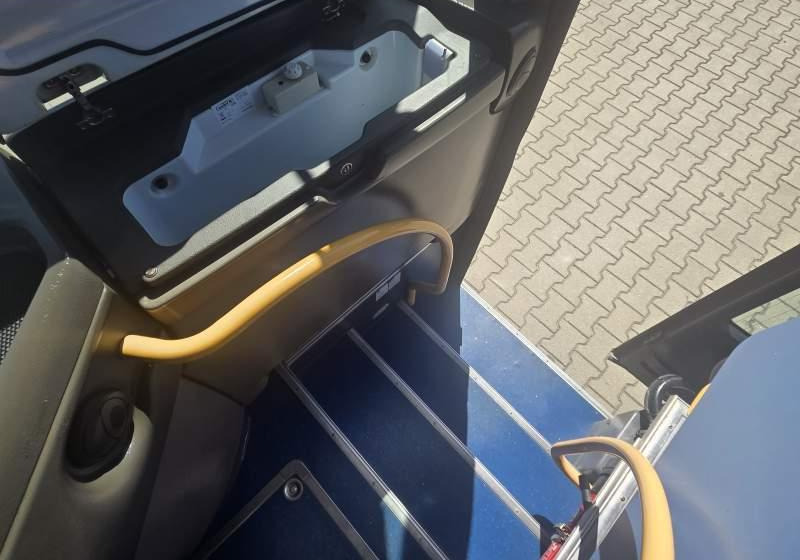 Irisbus RECREO* 12 M*SPROWADZONY* PODWÓJNE SZYBY BOCZNE - Междуградски автобус: снимка 3 Irisbus RECREO* 12 M*SPROWADZONY* PODWÓJNE SZYBY BOCZNE - Междуградски автобус: снимка 3