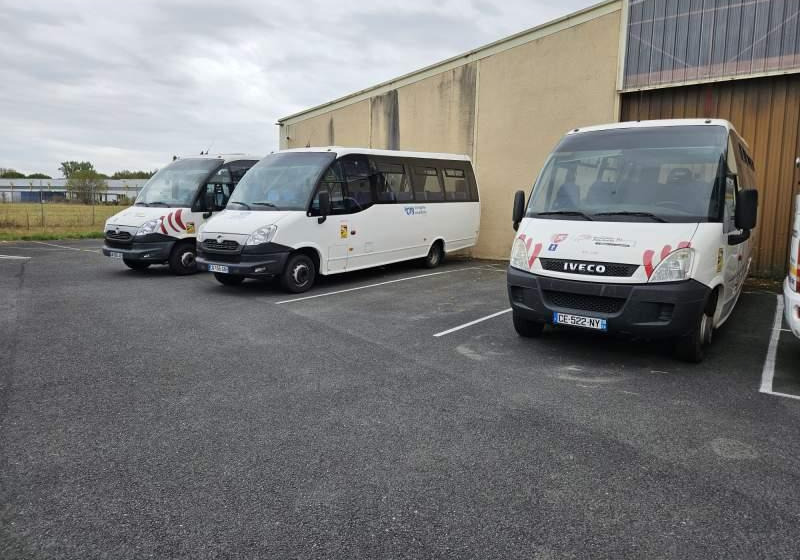 Irisbus WING / 34 MIEJSCA/ KLIMA DLA KIEROWCY/ 3 SZTUKI - Микробус, Пътнически бус: снимка 1 Irisbus WING / 34 MIEJSCA/ KLIMA DLA KIEROWCY/ 3 SZTUKI - Микробус, Пътнически бус: снимка 1