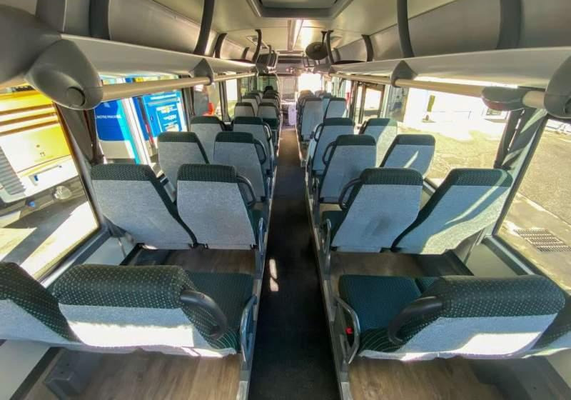 Iveco CROSSWAY/ DŁUGOŚĆ 10.70 M / MANUAL / EURO 6 - Междуградски автобус: снимка 5 Iveco CROSSWAY/ DŁUGOŚĆ 10.70 M / MANUAL / EURO 6 - Междуградски автобус: снимка 5