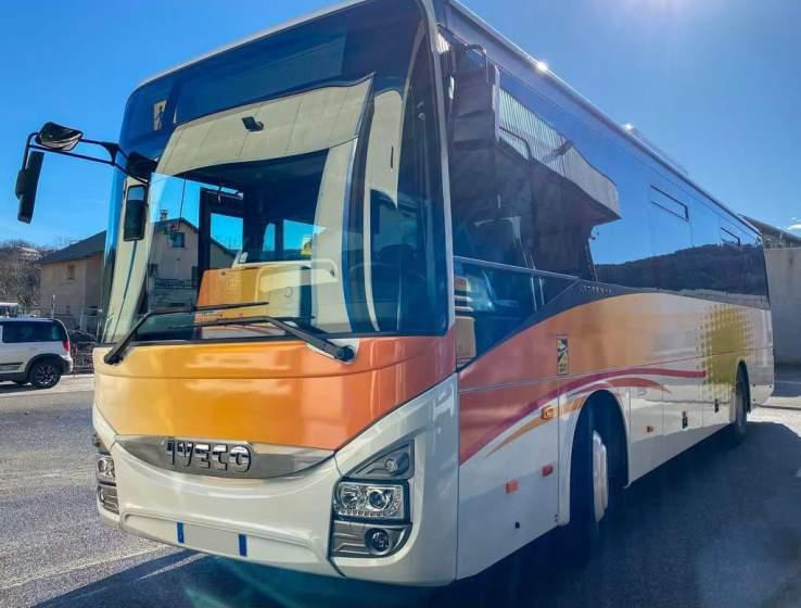 Iveco CROSSWAY/ DŁUGOŚĆ 10.70 M / MANUAL / EURO 6 - Междуградски автобус: снимка 1 Iveco CROSSWAY/ DŁUGOŚĆ 10.70 M / MANUAL / EURO 6 - Междуградски автобус: снимка 1