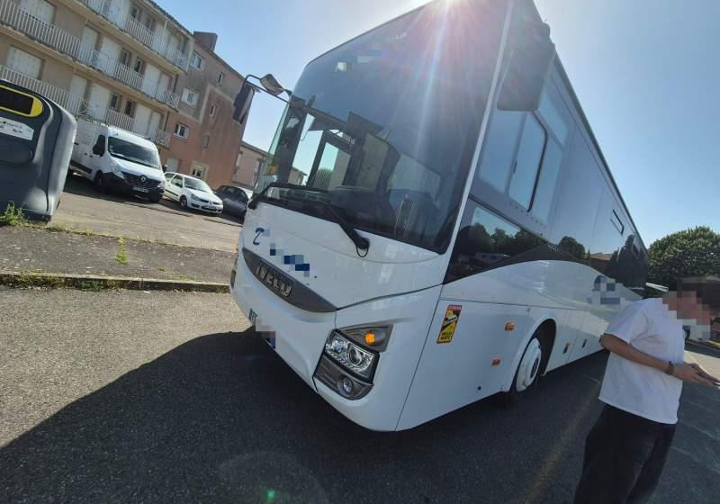 Iveco CROSSWAY/ SPROWADZONY / KLIMA / 64 MIEJSCA - Междуградски автобус: снимка 1 Iveco CROSSWAY/ SPROWADZONY / KLIMA / 64 MIEJSCA - Междуградски автобус: снимка 1