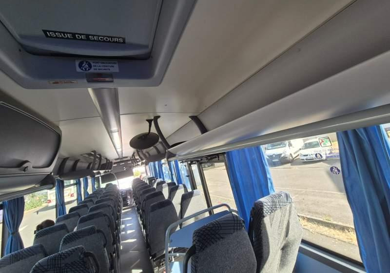 Iveco CROSSWAY/ SPROWADZONY / KLIMA / 64 MIEJSCA - Междуградски автобус: снимка 4 Iveco CROSSWAY/ SPROWADZONY / KLIMA / 64 MIEJSCA - Междуградски автобус: снимка 4