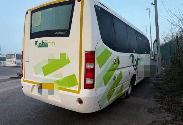 Mercedes-Benz SUNRIDER 818 VARIO / SPROWADZONY / 36 MIEJSC - Микробус, Пътнически бус: снимка 4 Mercedes-Benz SUNRIDER 818 VARIO / SPROWADZONY / 36 MIEJSC - Микробус, Пътнически бус: снимка 4