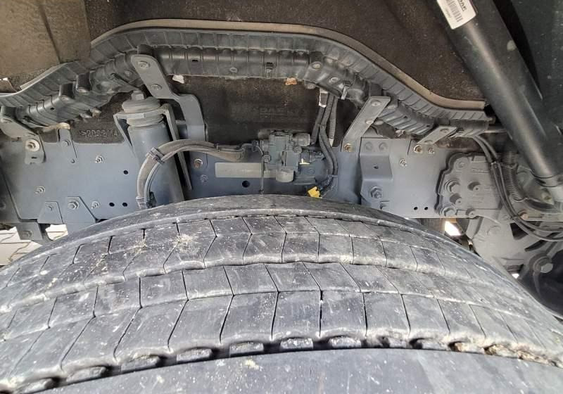 Лизинг на  DAF XF510 SPACE CAB / SPROWADZONY / MANUAL / RETARDER DAF XF510 SPACE CAB / SPROWADZONY / MANUAL / RETARDER: снимка 13