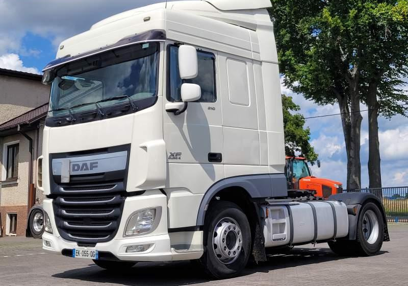 DAF XF510 SPACE CAB / SPROWADZONY / MANUAL / RETARDER - Влекач: снимка 1 DAF XF510 SPACE CAB / SPROWADZONY / MANUAL / RETARDER - Влекач: снимка 1