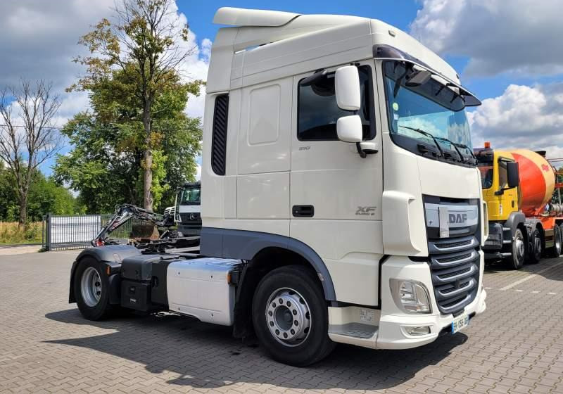 Лизинг на  DAF XF510 SPACE CAB / SPROWADZONY / MANUAL / RETARDER DAF XF510 SPACE CAB / SPROWADZONY / MANUAL / RETARDER: снимка 9