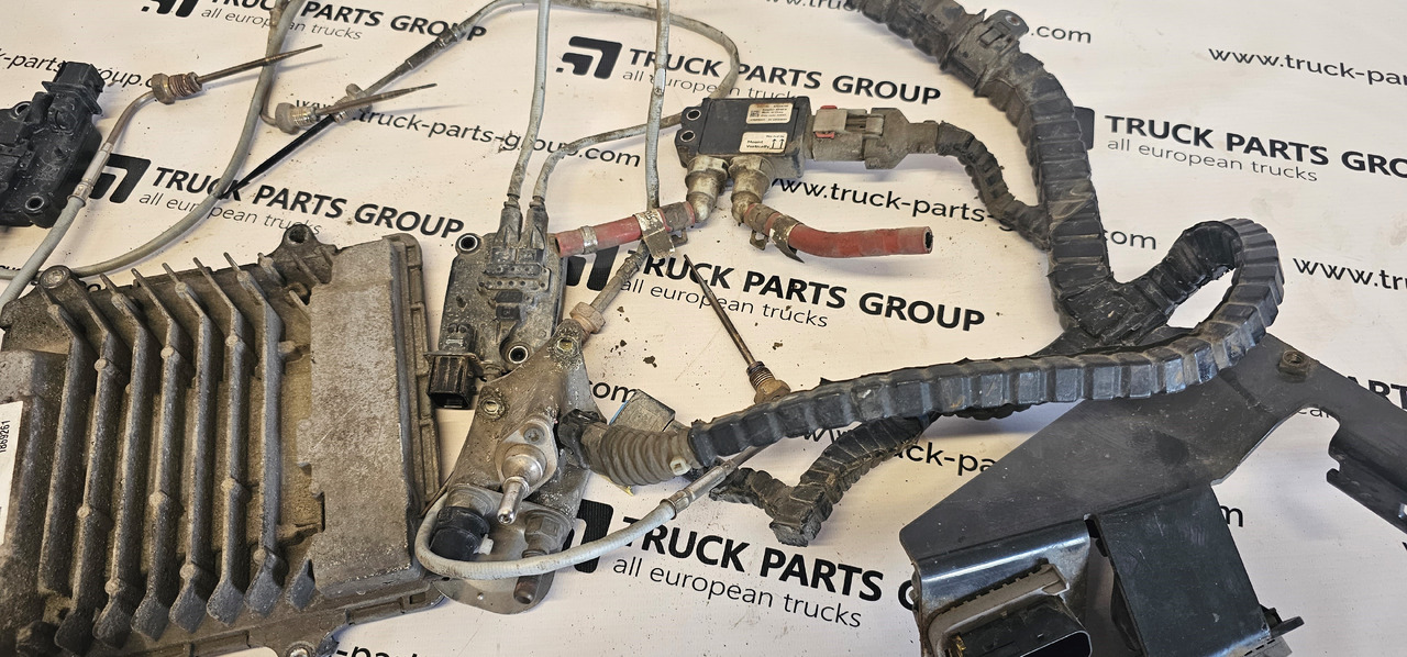 DAF DAF XF, CF EURO6 AD BLUE full exhaust system control + cables, catalyst system, nox sensors, catalyst sensors, ecu control, cable harness set 4384809, A055P962, 4307106, A040P182, 04440430, 4307786, A - Резервни части: снимка 2 DAF DAF XF, CF EURO6 AD BLUE full exhaust system control + cables, catalyst system, nox sensors, catalyst sensors, ecu control, cable harness set 4384809, A055P962, 4307106, A040P182, 04440430, 4307786, A - Резервни части: снимка 2