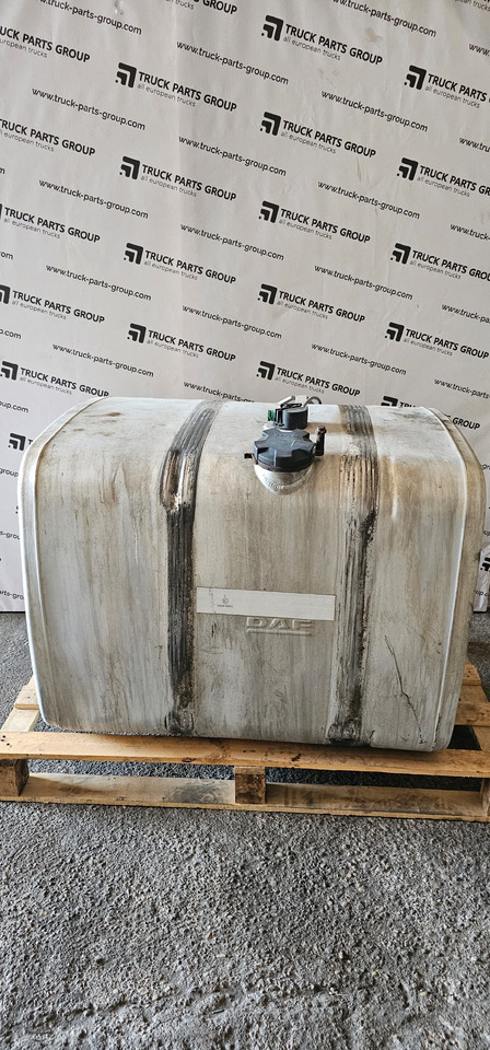 DAF DAF XF, CF EURO6 emission fuel tank in fully complete with brackets 1944798, 1944800, 2193145, 1944801, 2198081, 1949897, 2198104, 1945569, 2198105, 2259915, 1681827, 1617170, 1949909, 1945569, 194480 - Резервни части: снимка 2 DAF DAF XF, CF EURO6 emission fuel tank in fully complete with brackets 1944798, 1944800, 2193145, 1944801, 2198081, 1949897, 2198104, 1945569, 2198105, 2259915, 1681827, 1617170, 1949909, 1945569, 194480 - Резервни части: снимка 2