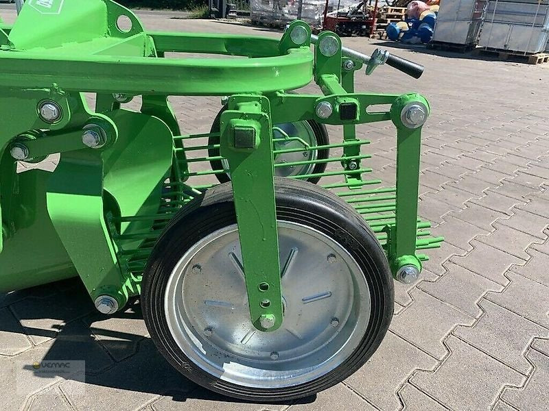 BOMET Kartoffelroder Bomet Z655/1 Kartoffel Roder Heckauswurf NEU - Техника за картофи: снимка 4 BOMET Kartoffelroder Bomet Z655/1 Kartoffel Roder Heckauswurf NEU - Техника за картофи: снимка 4