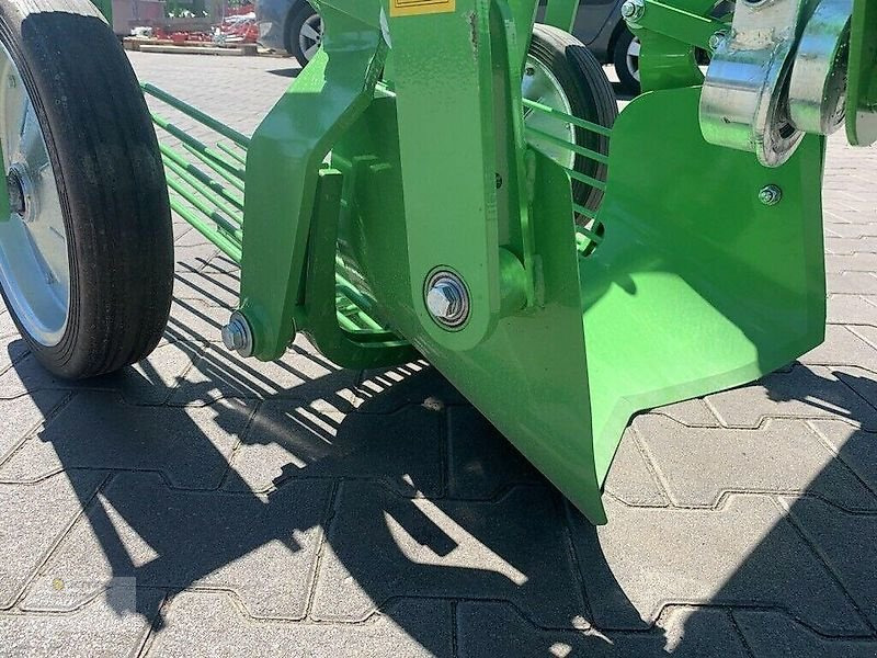 BOMET Kartoffelroder Bomet Z655/1 Kartoffel Roder Heckauswurf NEU - Техника за картофи: снимка 2 BOMET Kartoffelroder Bomet Z655/1 Kartoffel Roder Heckauswurf NEU - Техника за картофи: снимка 2