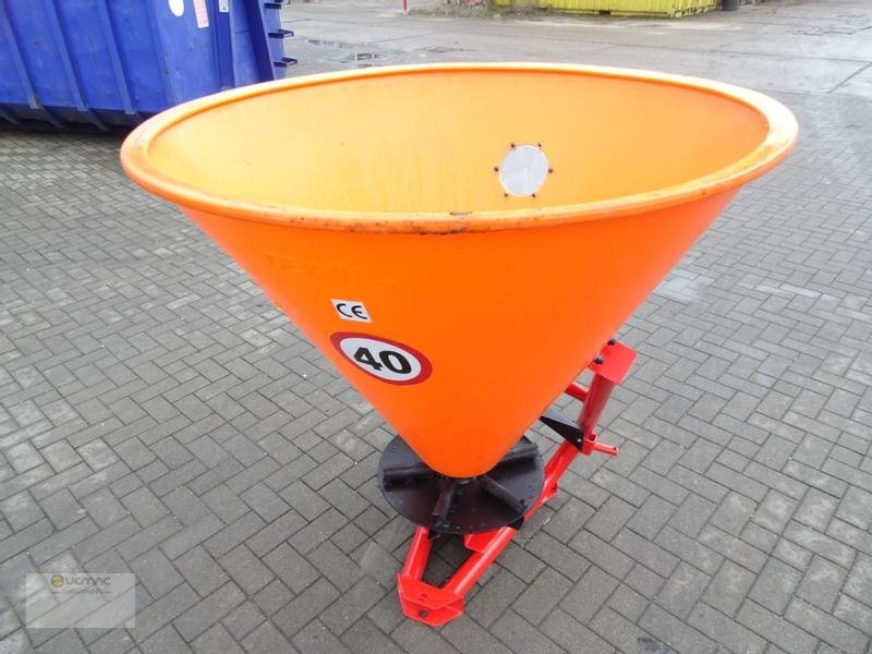 Dexwal Salzstreuer Düngerstreuer Streuer Trichterstreuer 300 Liter - Машина за разпръскване на сол/ Пясък: снимка 2 Dexwal Salzstreuer Düngerstreuer Streuer Trichterstreuer 300 Liter - Машина за разпръскване на сол/ Пясък: снимка 2