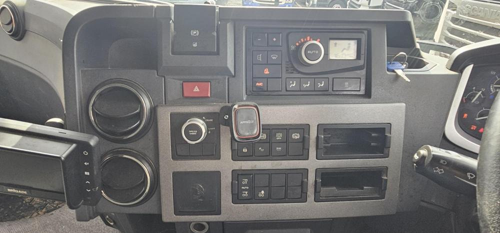 Влекач Renault T460: снимка 15
