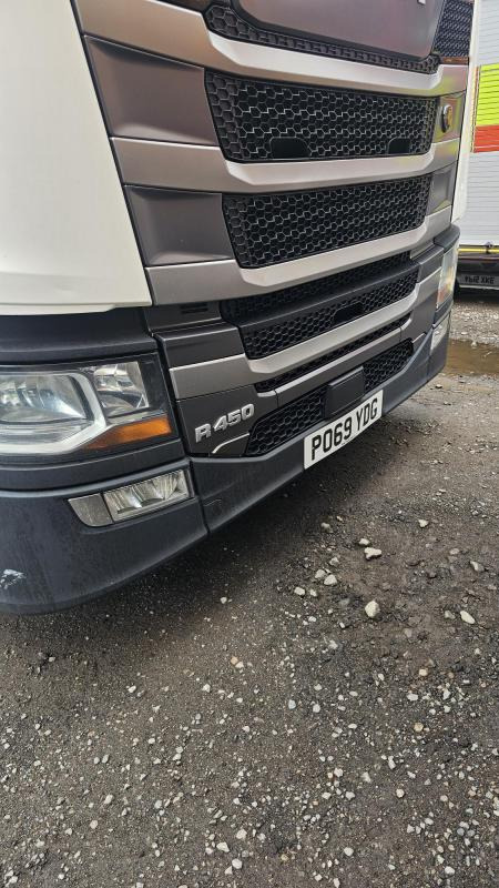 Влекач Scania R450: снимка 9