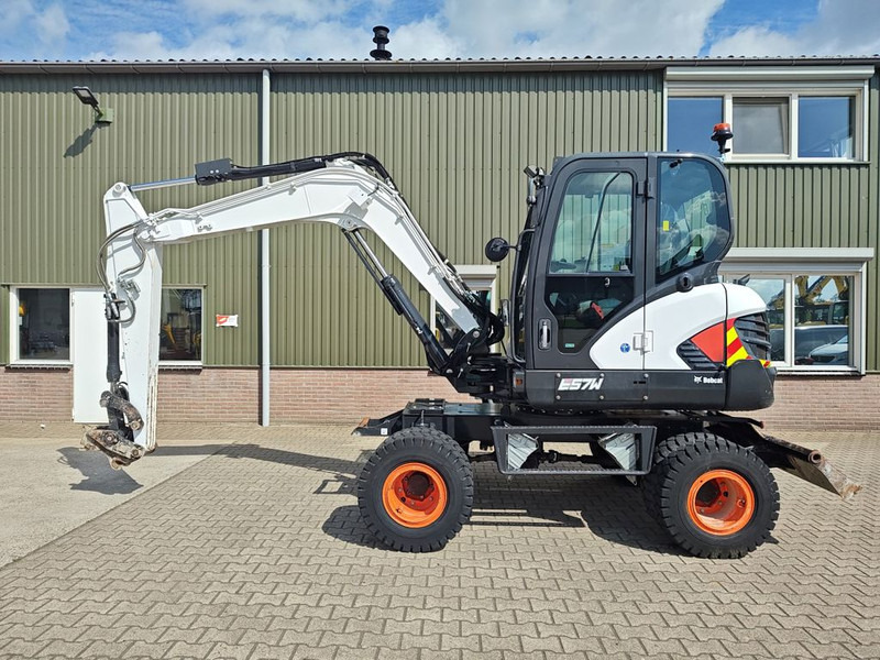 Bobcat E57W - Колесен багер: снимка 1 Bobcat E57W - Колесен багер: снимка 1