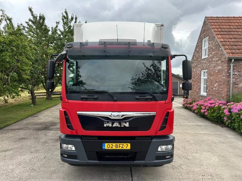 MAN TGM 15.250 / NL TRUCK / EURO 6 / NEW TYRES / NEW TACHO!! / BOX + LOADLIFT 2t - Камион фургон: снимка 2 MAN TGM 15.250 / NL TRUCK / EURO 6 / NEW TYRES / NEW TACHO!! / BOX + LOADLIFT 2t - Камион фургон: снимка 2