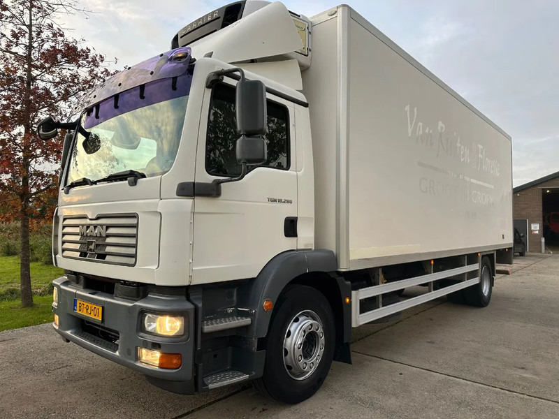MAN TGM 18.280 / NL TRUCK / EURO 4 / CLIMA / DOORS+LIFT+SIDE DOOR / CARRIER FRIGO (print broken!) - Рефрижератор камион: снимка 1 MAN TGM 18.280 / NL TRUCK / EURO 4 / CLIMA / DOORS+LIFT+SIDE DOOR / CARRIER FRIGO (print broken!) - Рефрижератор камион: снимка 1