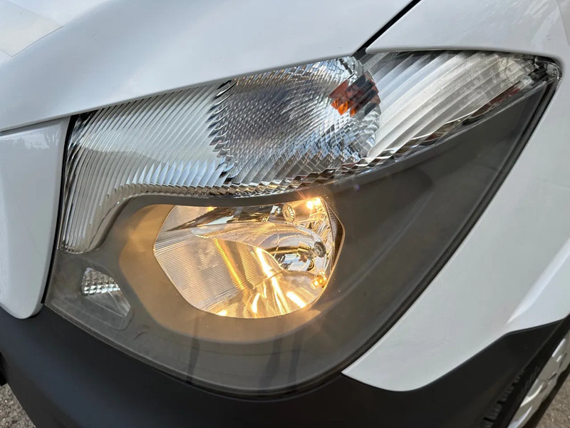 Mercedes-Benz Sprinter 313 CDI / L2H2 / AUTOMAAT / NL BUS / 130 PK / 2-ZITS / CC / AIRCO / CAMERA - Товарен бус: снимка 4 Mercedes-Benz Sprinter 313 CDI / L2H2 / AUTOMAAT / NL BUS / 130 PK / 2-ZITS / CC / AIRCO / CAMERA - Товарен бус: снимка 4