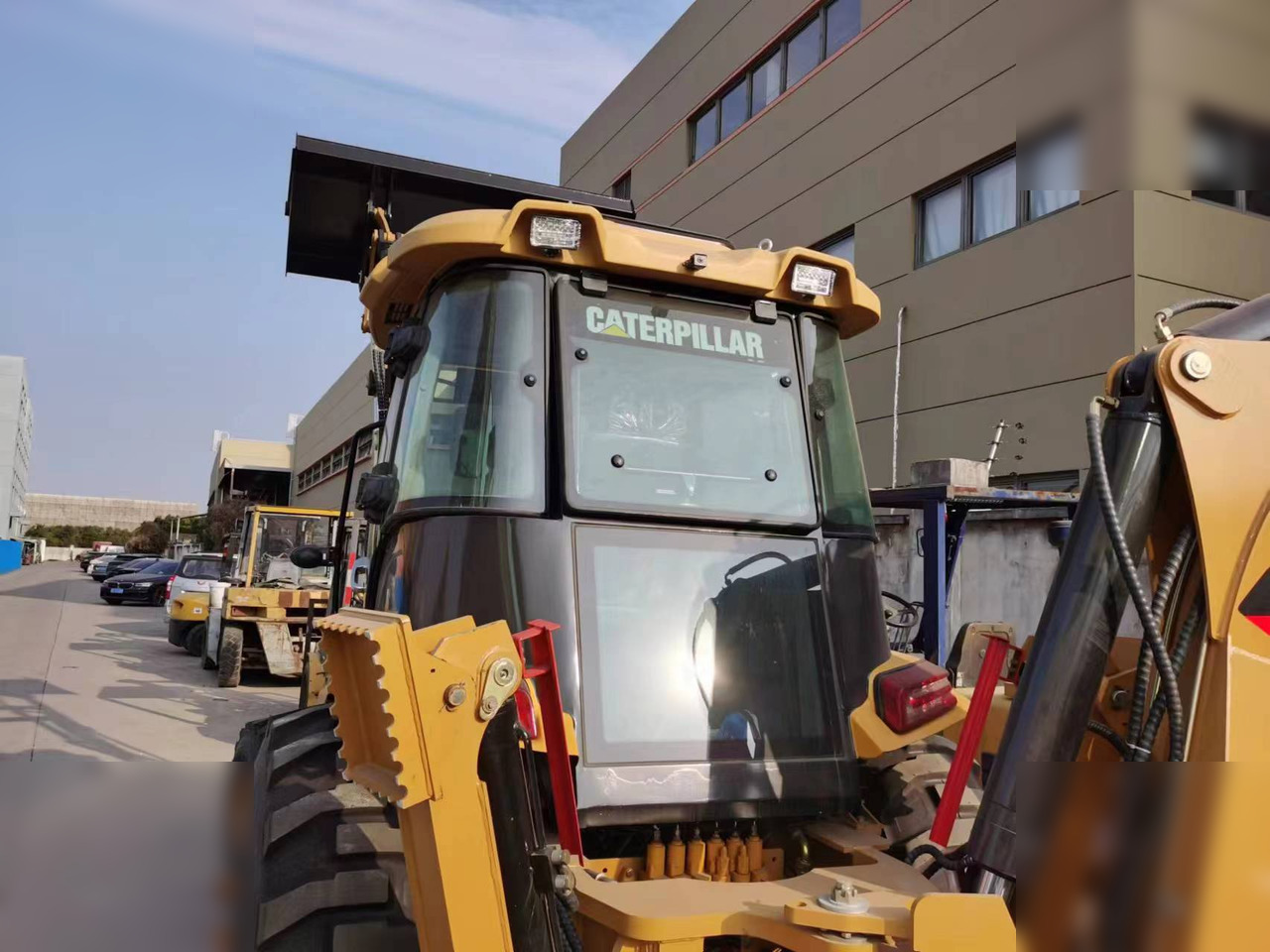 CATERPILLAR 420F - Багер-товарач: снимка 2 CATERPILLAR 420F - Багер-товарач: снимка 2