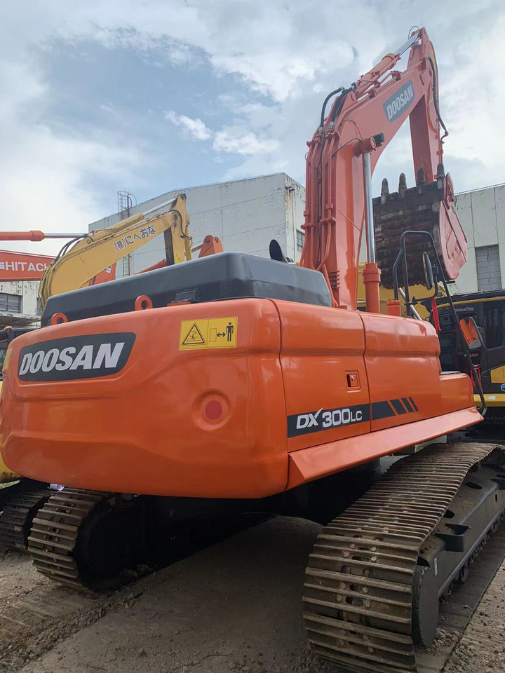 DOOSAN DX300LC - Верижен багер: снимка 2 DOOSAN DX300LC - Верижен багер: снимка 2