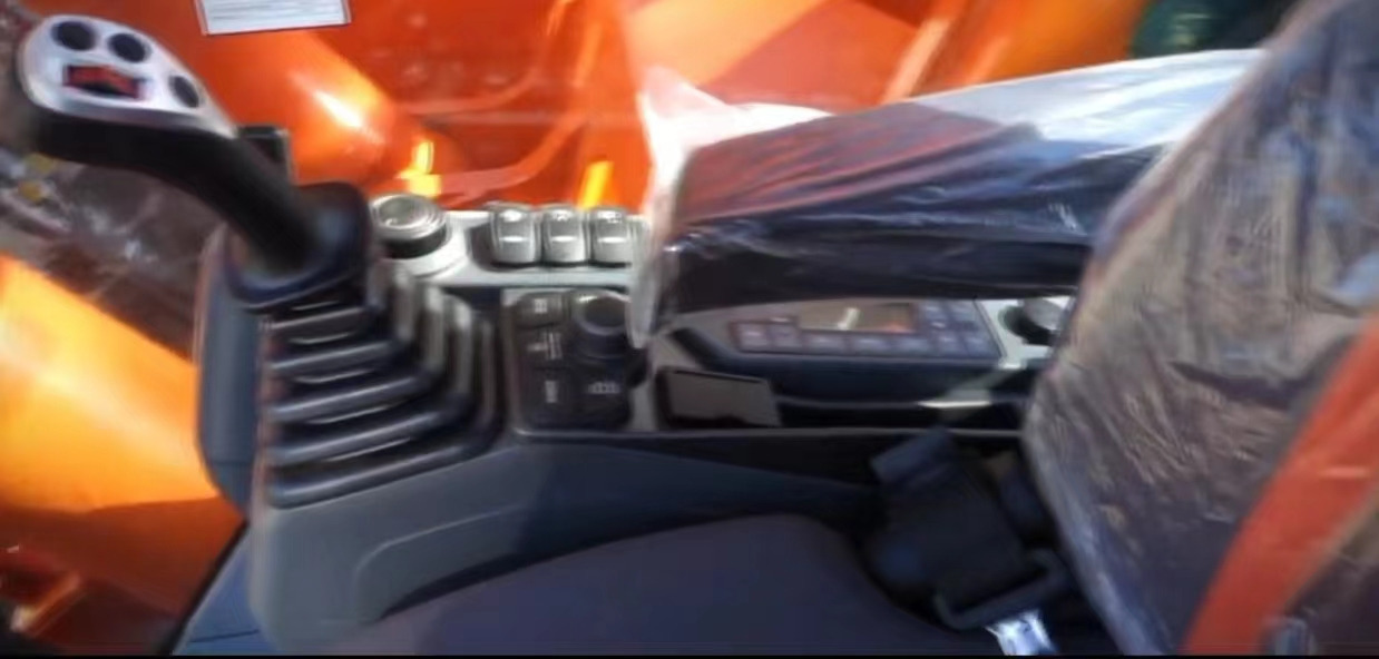 DOOSAN DX420LC - Верижен багер: снимка 4 DOOSAN DX420LC - Верижен багер: снимка 4