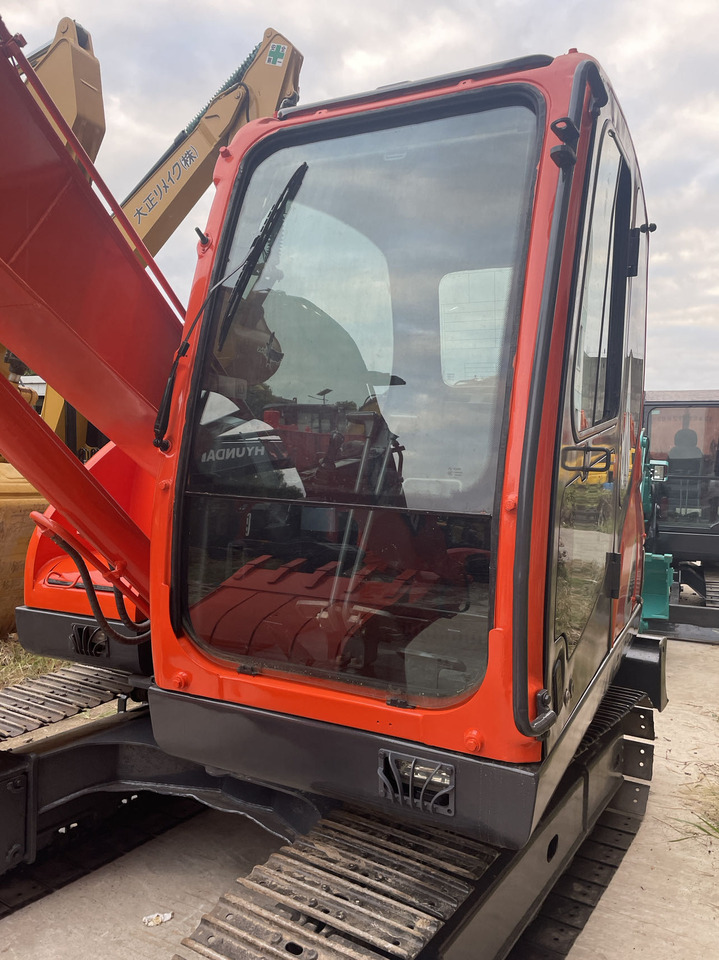 DOOSAN DX75-9C - Верижен багер: снимка 3 DOOSAN DX75-9C - Верижен багер: снимка 3