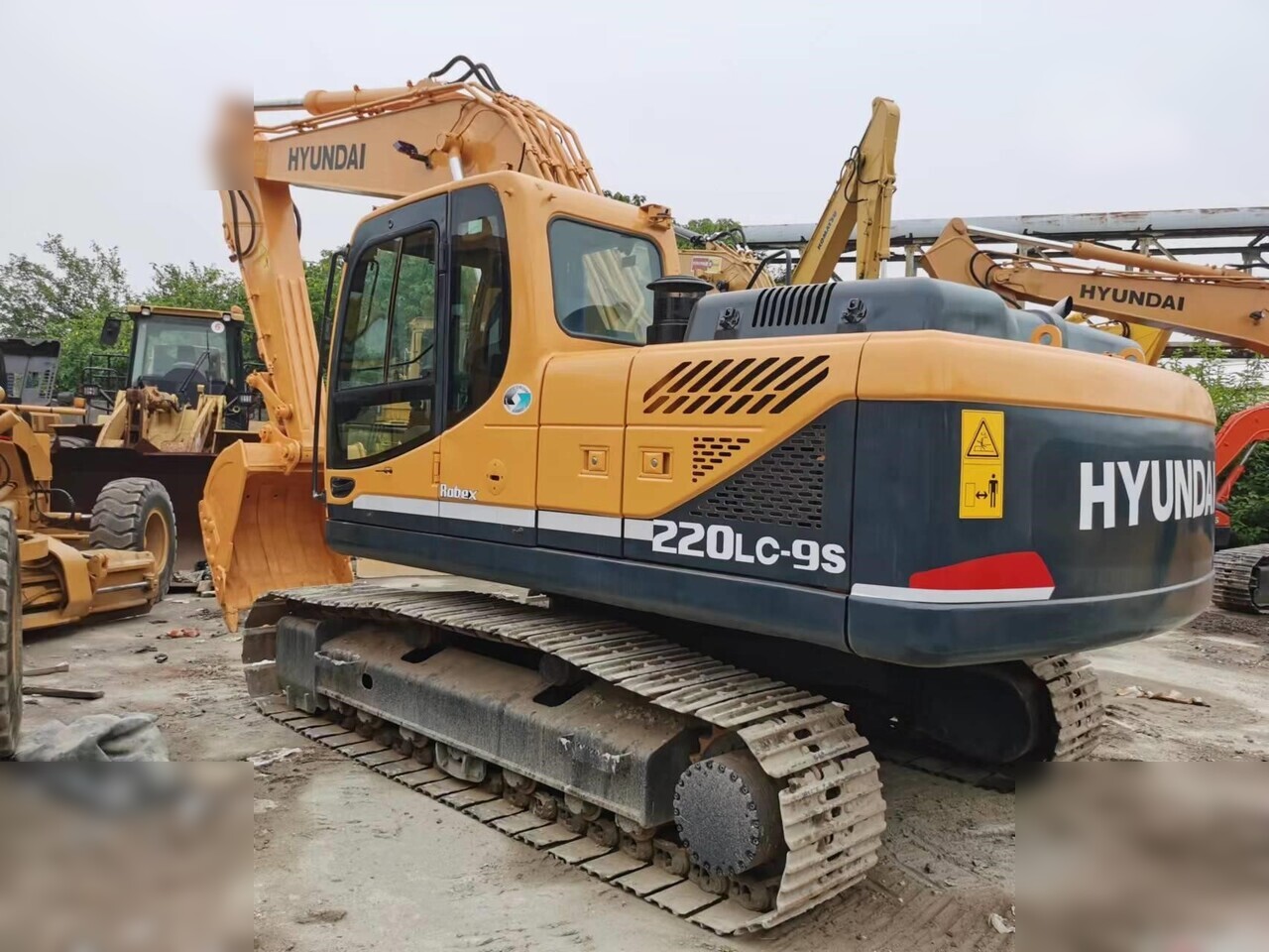 HYUNDAI ROBEX 220 LC-9S - Верижен багер: снимка 1 HYUNDAI ROBEX 220 LC-9S - Верижен багер: снимка 1
