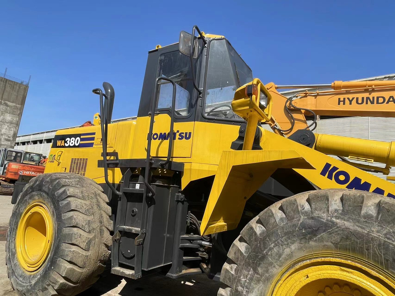 KOMATSU WA380-3 - Колесен товарач: снимка 2 KOMATSU WA380-3 - Колесен товарач: снимка 2
