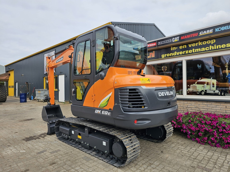 Develon DX60E-10N - Мини багер: снимка 3 Develon DX60E-10N - Мини багер: снимка 3