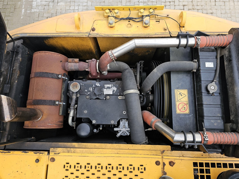 Колесен багер Hyundai R140W-7A: снимка 14