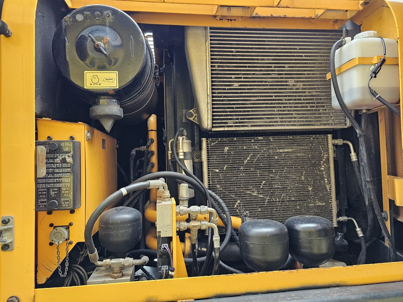 Колесен багер Hyundai R140W-7A: снимка 15