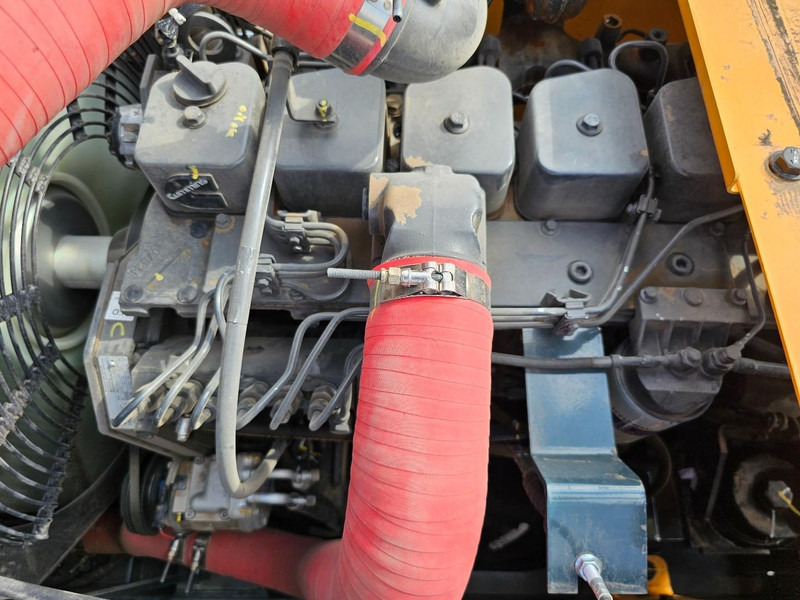 Нови Верижен багер Hyundai R215L: снимка 11 Нови Верижен багер Hyundai R215L: снимка 11