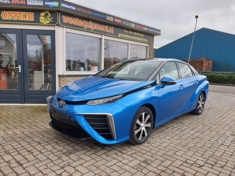 Toyota Mirai - Седан: снимка 2 Toyota Mirai - Седан: снимка 2