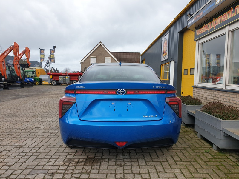 Toyota Mirai - Седан: снимка 4 Toyota Mirai - Седан: снимка 4