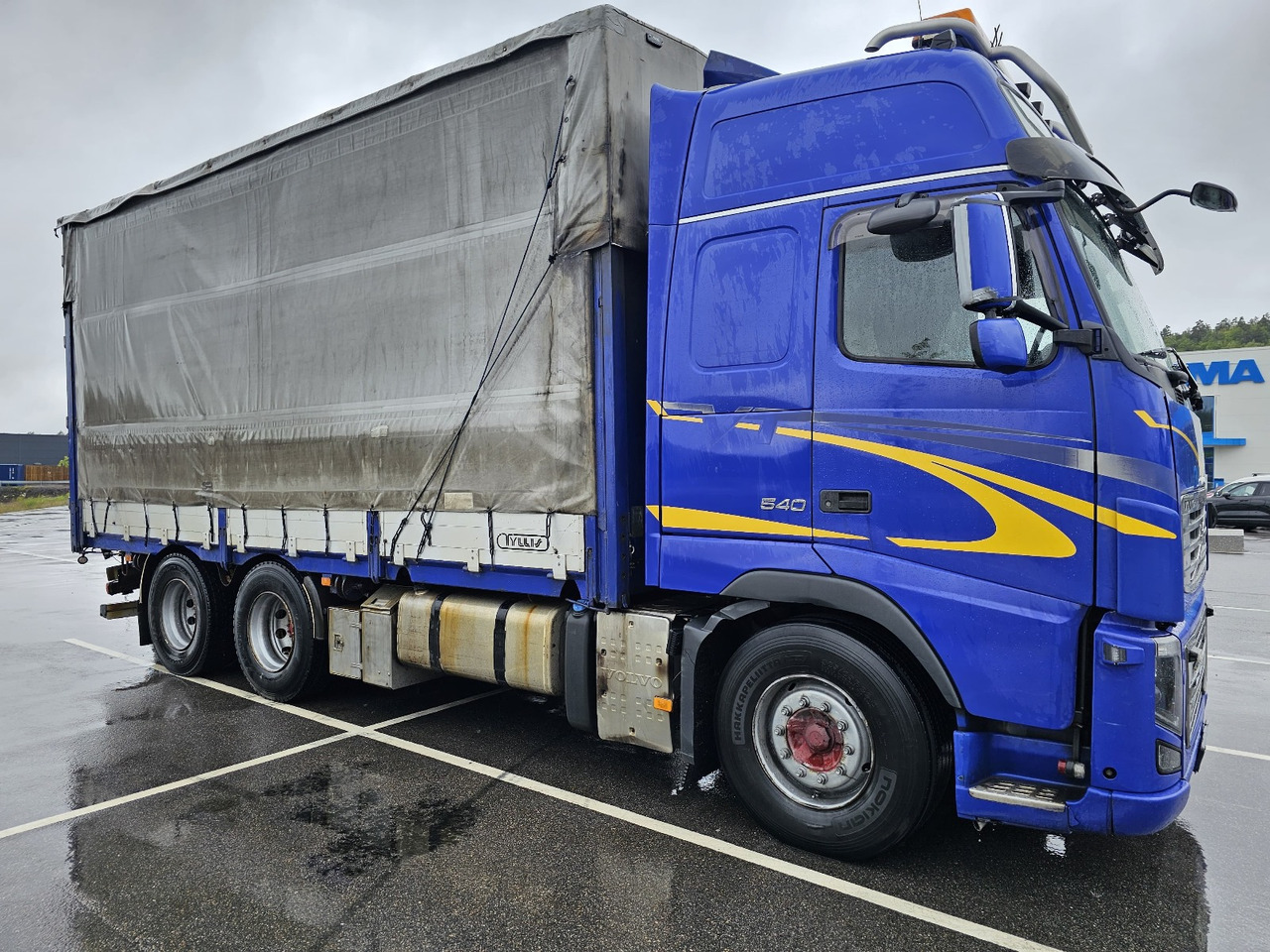 Volvo FH16 540 6x4 - Камион с брезент: снимка 2 Volvo FH16 540 6x4 - Камион с брезент: снимка 2