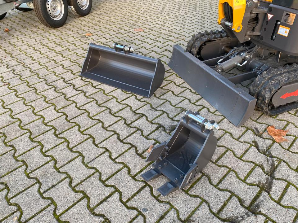 Minibagger BK1250KSR im Komplettpaket mit Kippanhänger und Auffahrrampen *INKL.19% MWST*BERGER KRAUS*SOFORT!* - Мини багер: снимка 5 Minibagger BK1250KSR im Komplettpaket mit Kippanhänger und Auffahrrampen *INKL.19% MWST*BERGER KRAUS*SOFORT!* - Мини багер: снимка 5