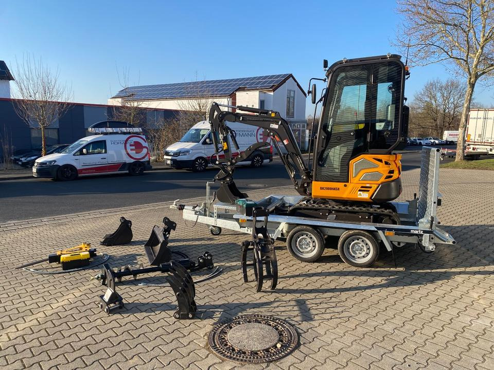 Minibagger BK2000NKSR + Tieflader + Zubehör *INKL.19% MWST*BERGER KRAUS*KUBOTA* KLIMA*SCHWENKARM*VERSTELLFAHRWERK* - Мини багер: снимка 3 Minibagger BK2000NKSR + Tieflader + Zubehör *INKL.19% MWST*BERGER KRAUS*KUBOTA* KLIMA*SCHWENKARM*VERSTELLFAHRWERK* - Мини багер: снимка 3