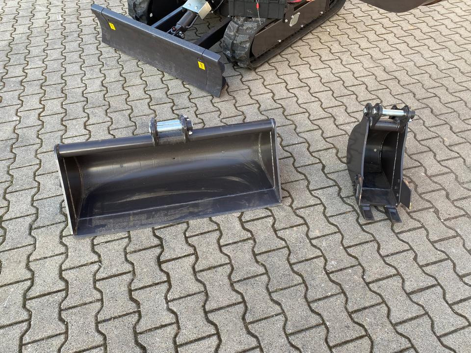 Minibagger BK2000NKSR inkl. Schaufelpaket *INKL.19% MWST*BERGER KRAUS*KUBOTA* KLIMA*SCHWENKARM*VERSTELLFAHRWERK* - Мини багер: снимка 5 Minibagger BK2000NKSR inkl. Schaufelpaket *INKL.19% MWST*BERGER KRAUS*KUBOTA* KLIMA*SCHWENKARM*VERSTELLFAHRWERK* - Мини багер: снимка 5