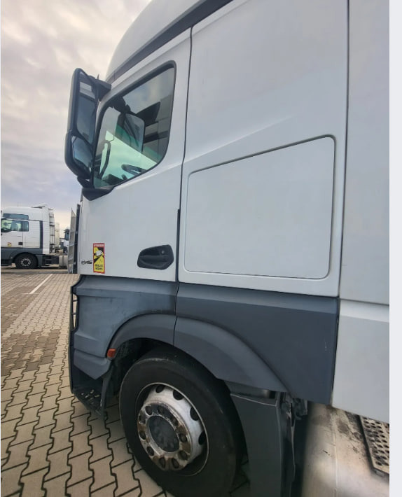 Mercedes-Benz ACTROS 1845 mega - Влекач: снимка 3 Mercedes-Benz ACTROS 1845 mega - Влекач: снимка 3