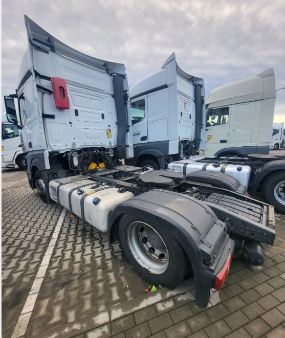 Mercedes-Benz ACTROS 1845 mega - Влекач: снимка 4 Mercedes-Benz ACTROS 1845 mega - Влекач: снимка 4