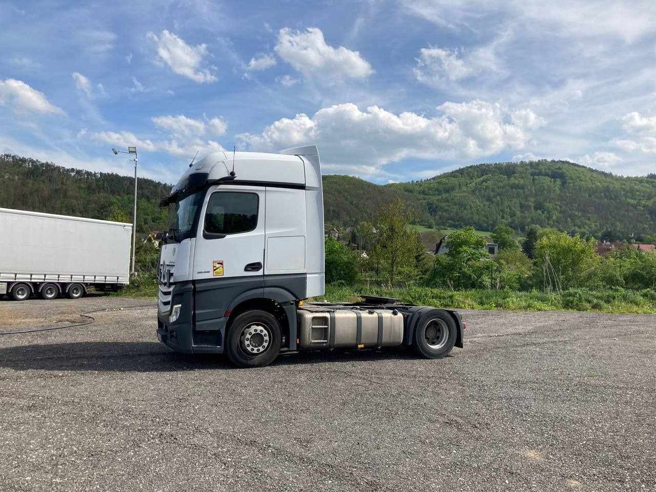 Mercedes-Benz Actros 1845 LS 4x2 BigSpace - Влекач: снимка 4 Mercedes-Benz Actros 1845 LS 4x2 BigSpace - Влекач: снимка 4