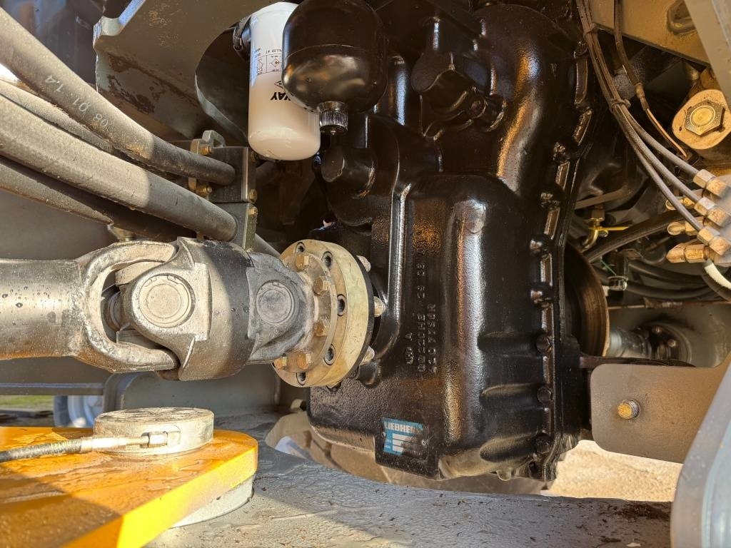 Колесен товарач Liebherr L 550: снимка 12 Колесен товарач Liebherr L 550: снимка 12