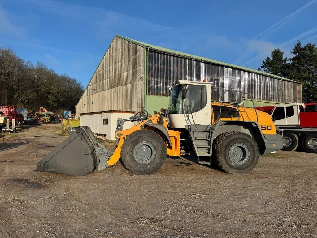 Liebherr L 550 - Колесен товарач: снимка 3 Liebherr L 550 - Колесен товарач: снимка 3
