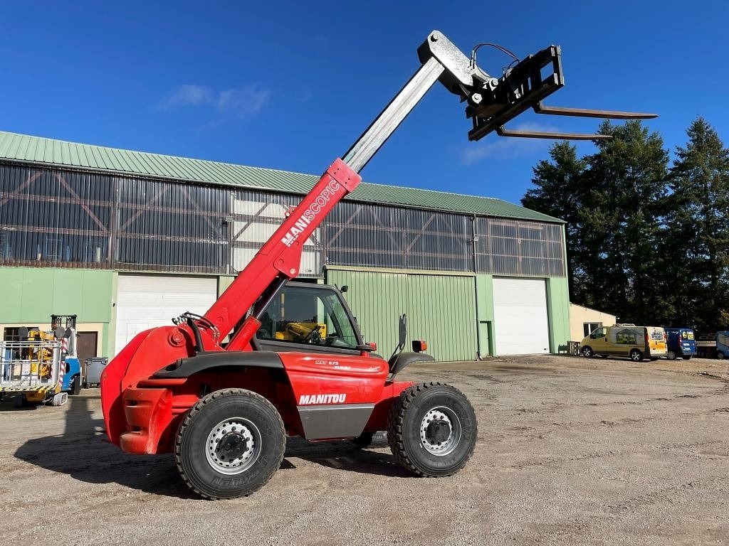 Телескопичен товарач Manitou MVT 675: снимка 11