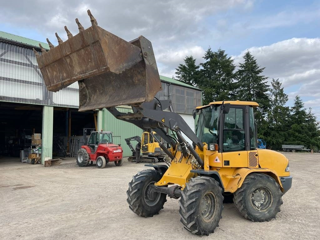 Volvo L 35 B-Z - Колесен товарач: снимка 1 Volvo L 35 B-Z - Колесен товарач: снимка 1