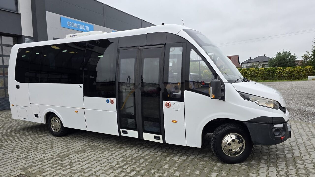 IVECO FIRST - AIRCO + WEBASTO + 29 PLACE - EURO VI - Градски автобус: снимка 2 IVECO FIRST - AIRCO + WEBASTO + 29 PLACE - EURO VI - Градски автобус: снимка 2