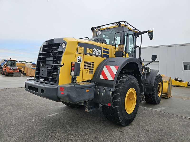 KOMATSU WA380-8 - Колесен товарач: снимка 3 KOMATSU WA380-8 - Колесен товарач: снимка 3