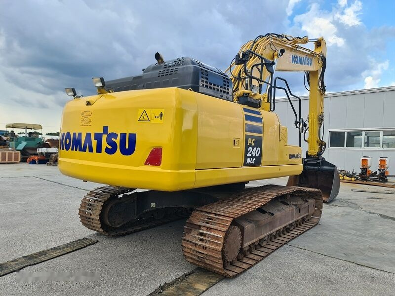 Komatsu PC240NLC-11 - Верижен багер: снимка 3 Komatsu PC240NLC-11 - Верижен багер: снимка 3