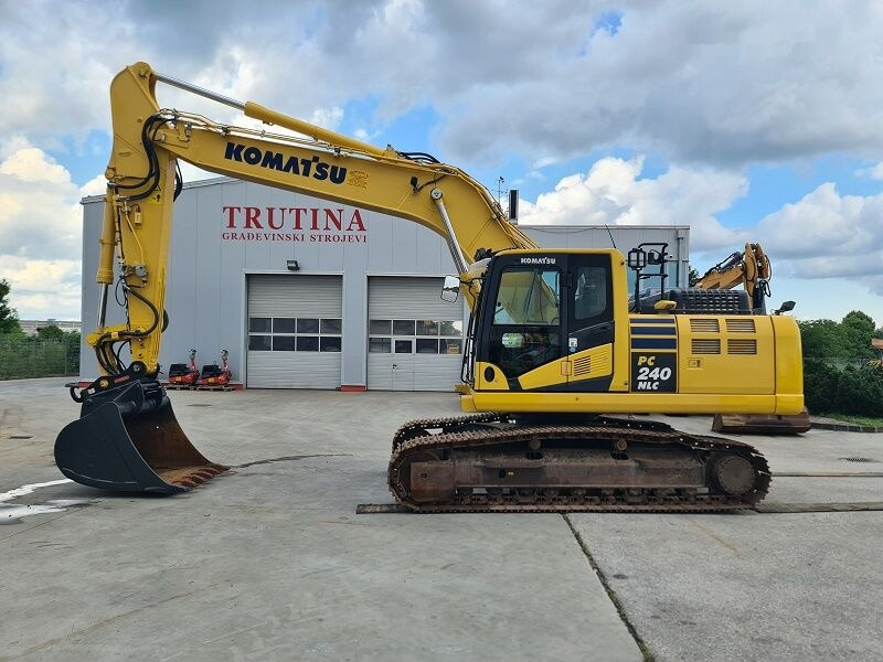 Komatsu PC240NLC-11 - Верижен багер: снимка 1 Komatsu PC240NLC-11 - Верижен багер: снимка 1
