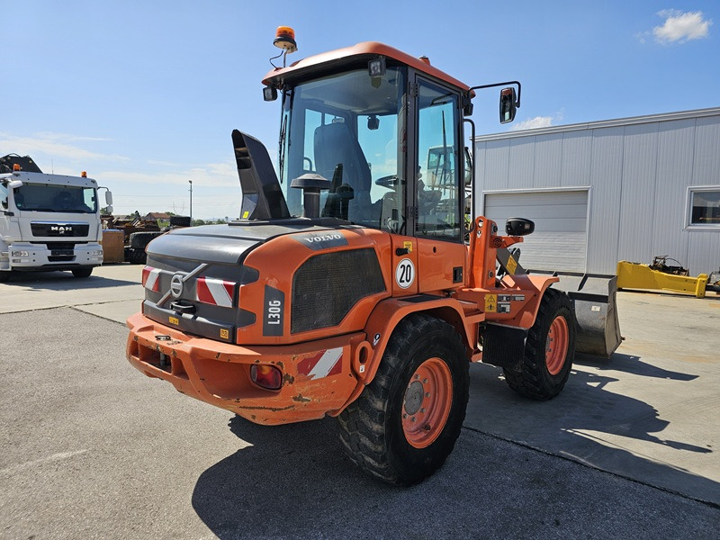 VOLVO L30G - Колесен товарач: снимка 4 VOLVO L30G - Колесен товарач: снимка 4